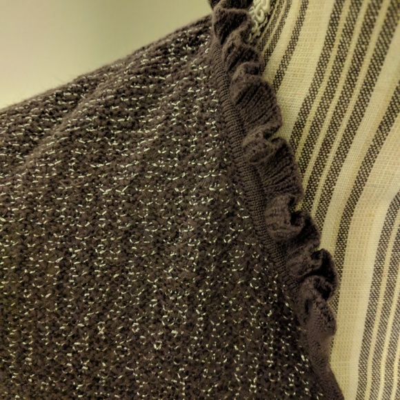 Vintage Sweater with Ruffle Collar and Leaf Detail - Picture 4 of 6